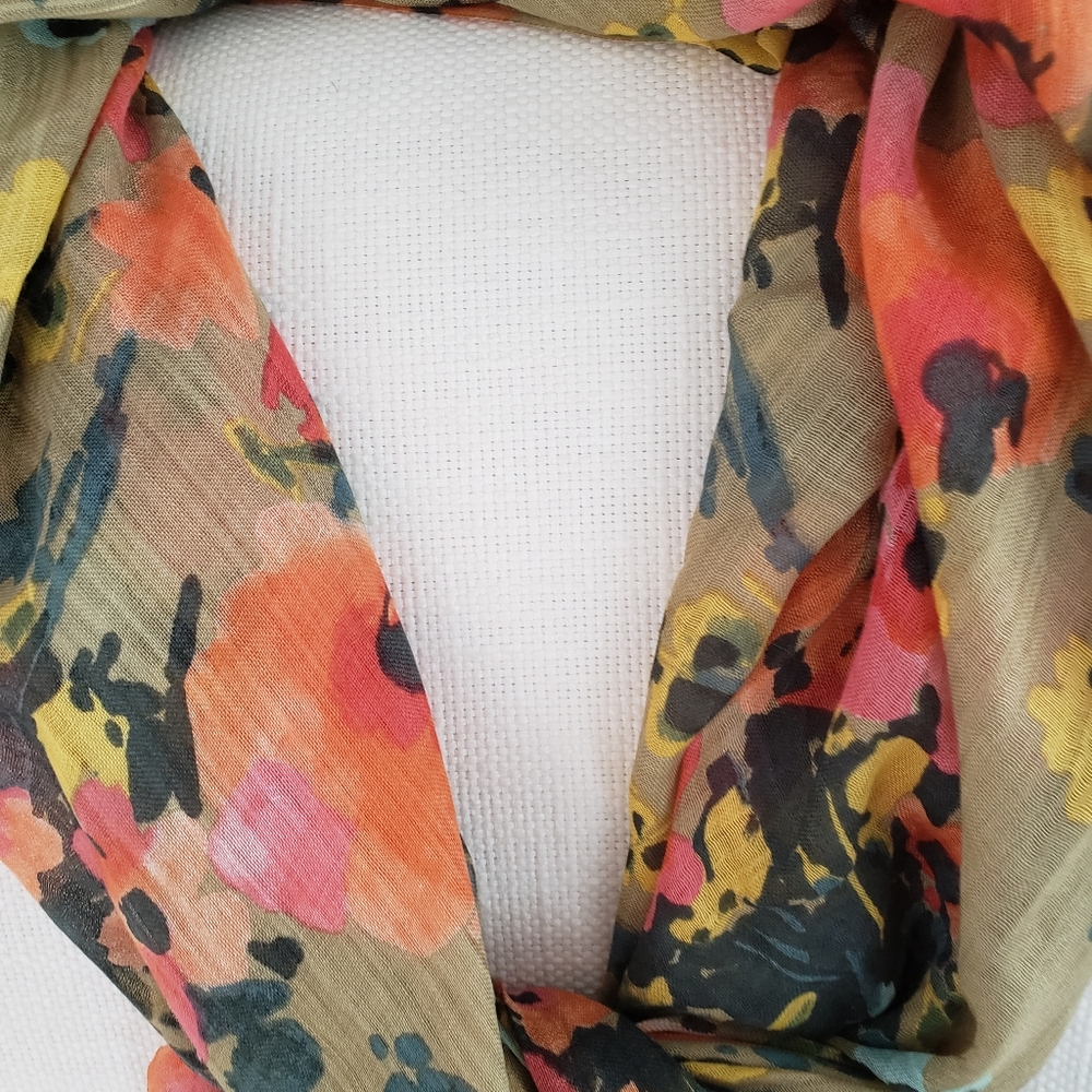 Colorful neck scarf - Picture 2 of 3